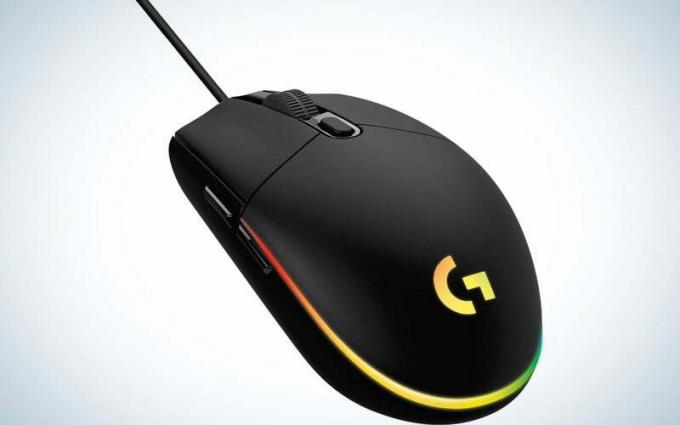 Дешевая игровая мышь Logitech g203 на простом фоне