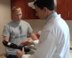 Video: Un marin cu o mână protetică controlată de propriii săi mușchi