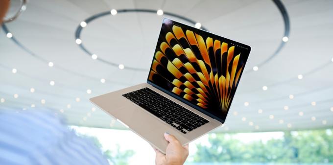 15-inčni MacBook Air s M2 čipom predstavljen tijekom uvodne riječi WWDC 2023.